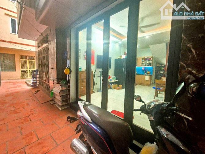 Lê Quang Đạo Chỉ 7,5 tỷ! có ngay nhà dân xây 38m 2 thoáng ,full đồ gần mặt phố kinh doanh - 2
