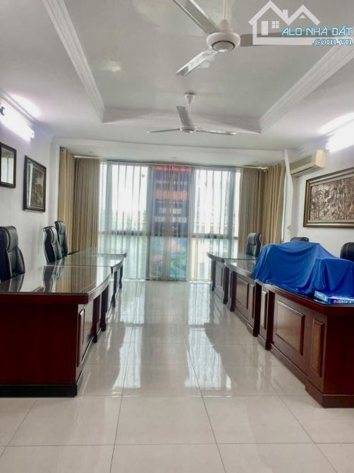 Bán nhà phân lô mặt ngõ 61 Hoàng Cầu, Đống Đa 80m MT5 Vỉa hè Kinh doanh vài Ô TÔ tránh - 2