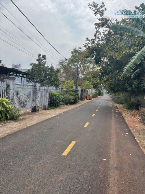 CẦN BÁN LÔ ĐẤT ĐEP SÁT BÊN TỈNH LỘ XÃ HOÀ BÌNH CÁCH BIỂN HỒ TRÀM 15km - 2