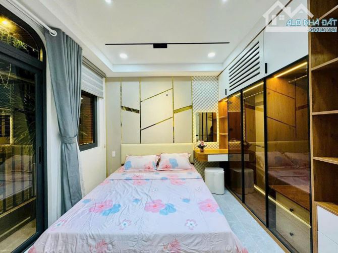 Bán nhà 53m2 Trần Quang Diệu, P14, Q3. Xây 1 trệt 2 lầu. Giá 3 tỷ 800. SHR - 2