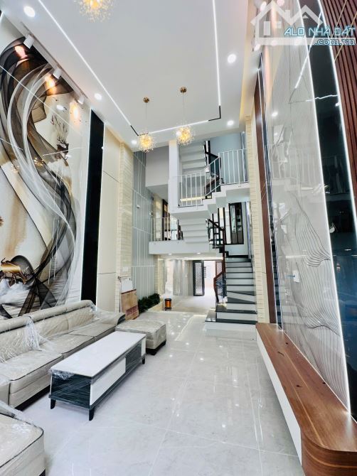 NHÀ MỚI Ở NGAY - HẺM 8M , 68M2 5 TẦNG SỔ VUÔNG ĐẸP - 2