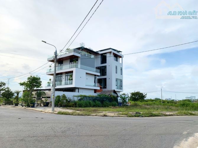 Bán lô góc 263m 2 mặt tiền đường Thâm Tâm Giao Phi Bình Khu Hoà Quý Ngũ Hành Sơn ngang 14m - 2