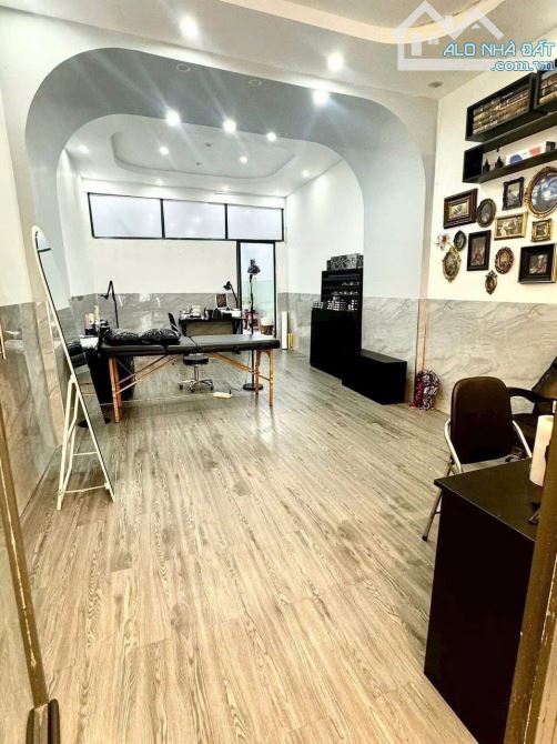 CHO THUÊ NHÀ MẶT TIỀN HẺM 108 ĐƯỜNG NGUYỄN VIỆT HỒNG GIÁ 10 TRIỆU - 2