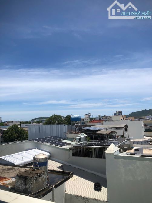 Nhà MT Lê Hồng Phong - Nam Nha Trang 149mv ngang 5, xây 3 tầng, sổ hoàn công, kinh doanh - 2