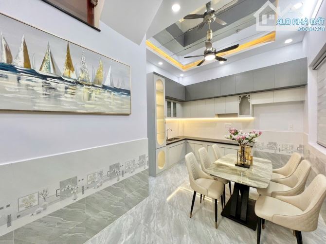 Bán nhà đẹp 4 tầng vào ở ngay.Khu Nam Long ,Quận 7.Giá 5.5 tỷ. - 2