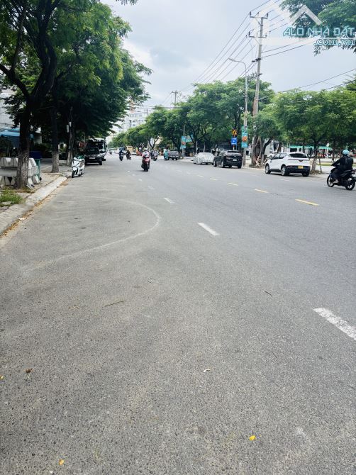 BÁN BIỆT THỰ 300M MT 15M HỒ NGHINH ĐOẠN VIP- CÁCH BIỂN 200M - 2