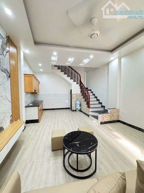 Bán nhà ngõ 66 Triều Khúc 40m² x 4 tầng phân lô ô tô tránh 2 mặt ngõ KD sau trường đại học - 2