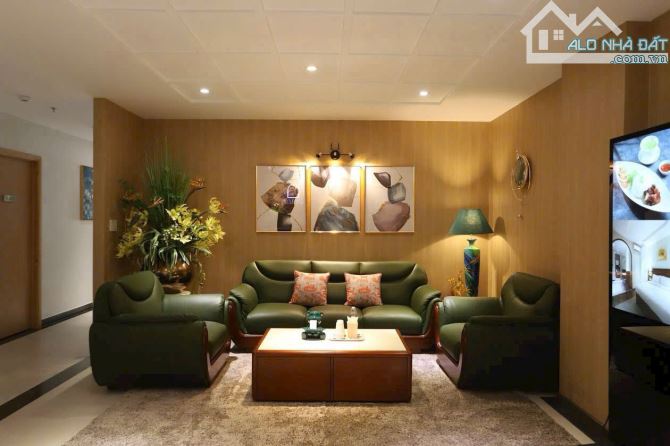 Toà Khách Sạn-CHDV Cao Cấp Hầm 8 Lầu đường Cộng Hoà, Gần Sân Bay, 11x44m, TN 1.2 Tỷ/Tháng - 2