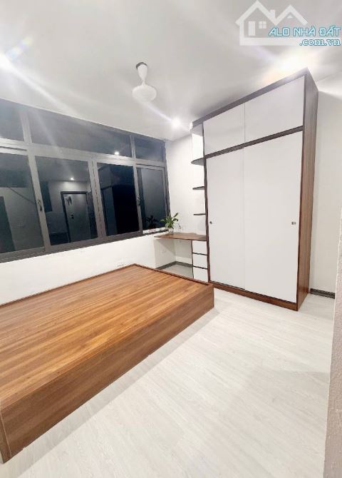 Vĩnh Phúc - 70m, 6 tầng - doanh thu 70 triệu/tháng - 2