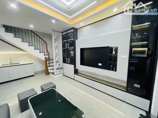 Vip phố Linh Nam dt 21/25 m. 5 tầng. 6.25 tỏi.ngõ oto tải quoay đầu 1 phút ra mặt phố - 2