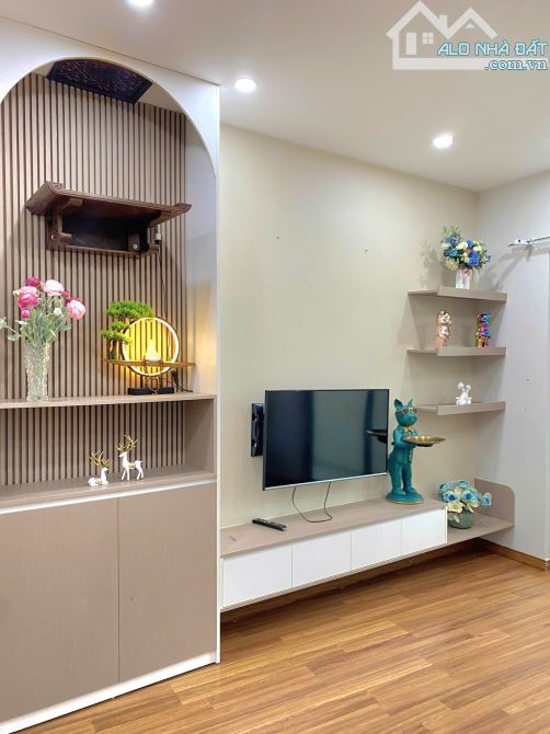 Bán nhanh căn Hei Tower. Diện tích 80m - 2pn, 2wc. Giá TL - 2