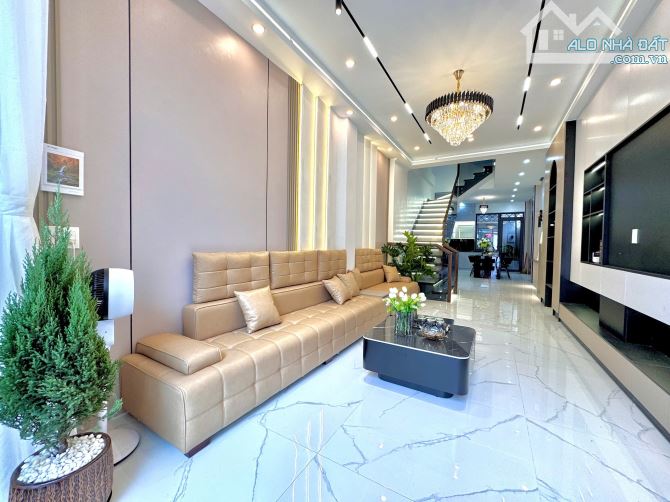 Bán căn 4 tầng sân cổng độc lập cực đẹp ô tô đỗ ở Đông Khê, Ngô Quyền. - 2