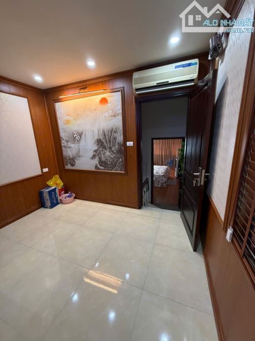 Bán nhà 3 tầng mặt phố Tam Trinh 135m2 MT 6.6m vỉa hè 7 m , đường đôi 56m sắp mở - 2