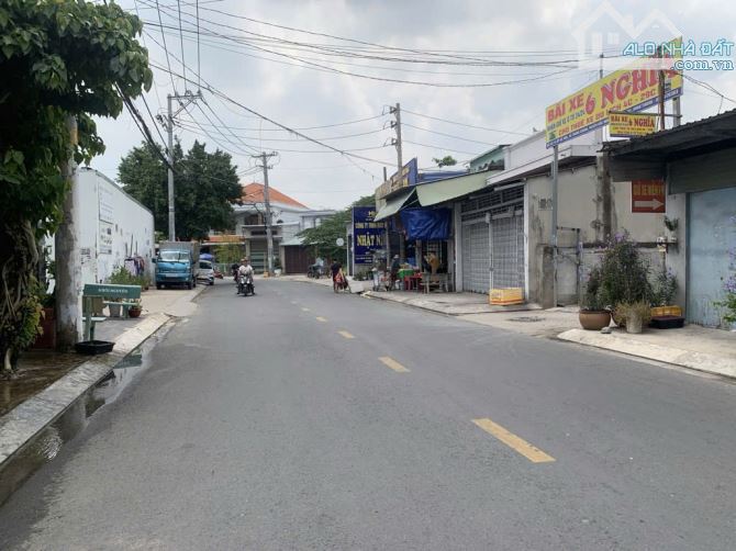 Bà Điểm(TC-HM) bán nhà mt đường 10m thông QL22 gần trường ĐH NNTH giá 4,7tỷ - 2
