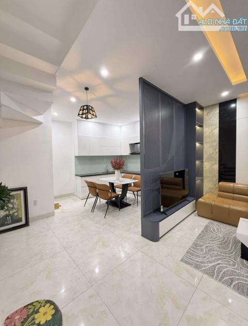 Bán nhà góc 2 mặt tiền đường Ba Tháng Hai Quận 10, 2 tầng, 40m2, ngang 6,2m. Chỉ 450tr/m2 - 2