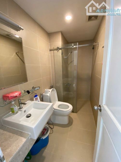Cho thuê MB Nguyễn Cư Trinh, Quận 1, Sầm uất giá 25 triệu - 2
