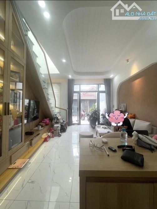 Nhà đẹp ở ngay 2 lầu đường TÂN THỚI NHẤT 2, DT 94m2 (6 x 16), hẻm 5m, gần Chợ Lạc Quang. - 2