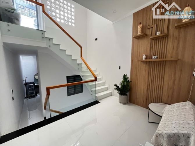 NHÀ 3 TẦNG MẶT TIỀN KINH DOANH NGUYỄN CÔNG TRỨ: Giá 6,2 tỷ - 2