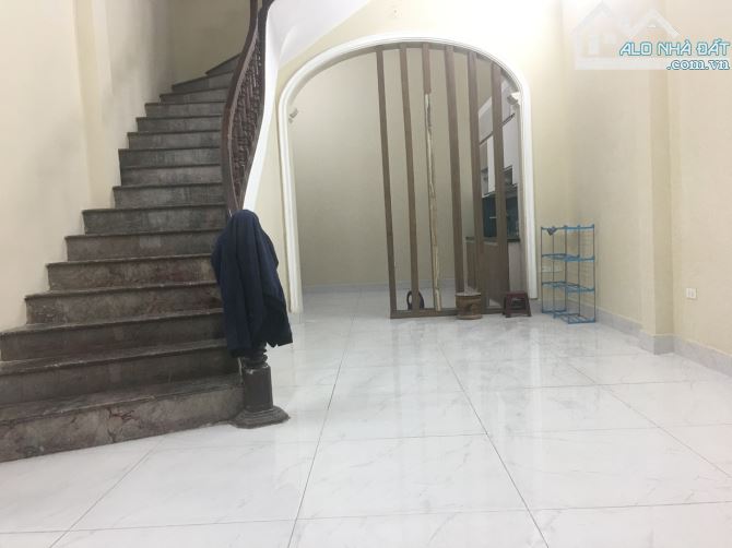 Cho thuê nhà ngõ 421 HOÀNG QUỐC VIỆT . 20 triệu/ tháng. Cho thuê làm VP, Lớp học, KD Onl - 2