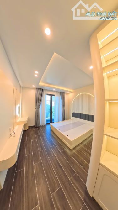 BÁN NHÀ ĐỘC LẬP SÂN CỔNG RIÊNG DIỆN TÍCH 108M² ĐƯỜNG CHÙA HÀNG - 2