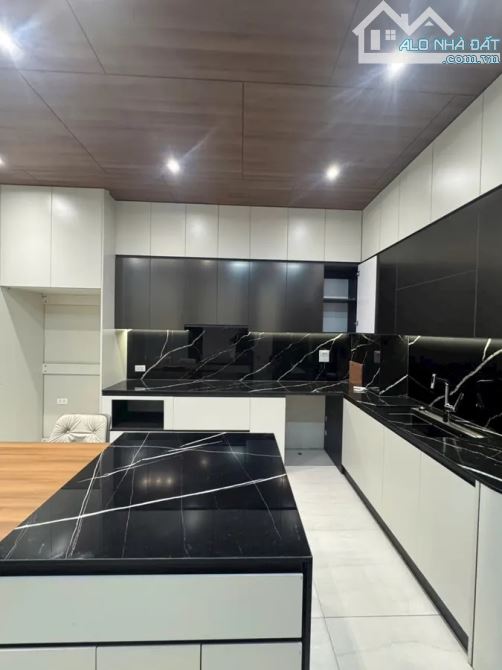 Bán Nhà Mới Cự Khối Long Biên 57m 7T MT4m Chỉ 16.2 Tỷ Thang Máy, Ô Tô Tránh Gần Mặt Phố - 2