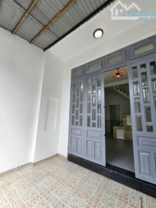 BÁN NHÀ DƯƠNG THỊ MƯỜI Q12 - 2 TẦNG 56M2 ( 4M X 14M) - HẺM XE HƠI - HƠN 4 TỶ - 2