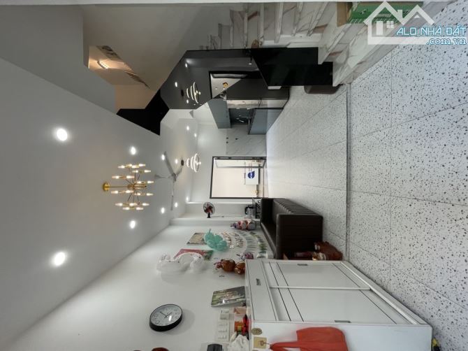 CHỦ BÁN GẤP - GIẢM NHANH 200 TR - NHÀ ĐẸP MÃ LÒ - 3 TẦNG - 50M2 - CHỈ CÒN NHỈNH 4 tỷ - 2