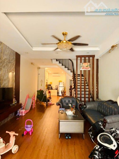 PHÂN LÔ – Ô TÔ TRÁNH ĐỖ – VỈA HÈ – HÀNG XÓM TIME CITY – KINH DOANH – GIÁ ĐẦU TƯ - 2