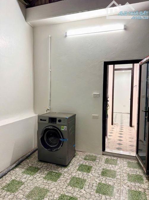 7 tỷ 2 Ttâm Thanh Xuân - đất vượng dân trí cao -ngõ oto tránh-50m ra mặt phố Lê Trọng Tấn - 2