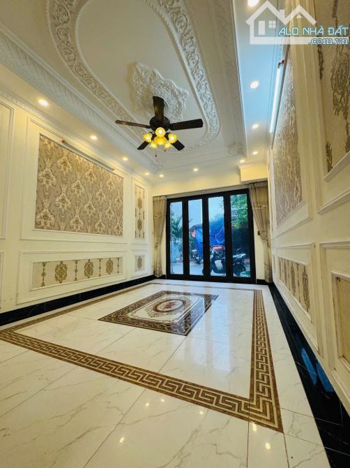 Siêu Hiếm Nhà phân lô CỰC ĐẸP Khu TĐC Giang Biên. Giá chỉ 13 tỷ - 2