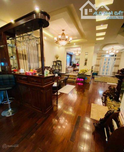 Biệt thự hiện đại - đường Cộng Hòa, Hoàng Hoa Thám, khu sân bay T3 - DT: 7 x 20m - 4 tầng - 2
