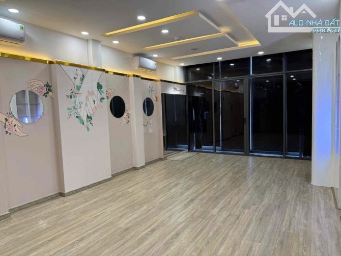 Cho Thuê Nhà Mặt Tiền Đường Trần Khắc Chân Quận 1 - 2