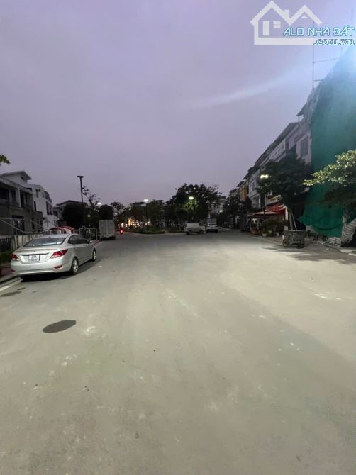Bán biệt thự 336m, mặt tiền 15m khu đô thị Đặng Xá - Lan Viên 2 - 2