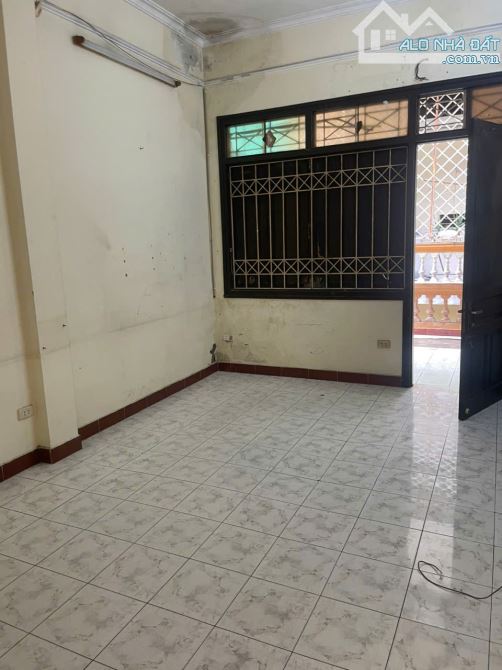 Cho thuê nhà ở Hồng Hà, Chương Dương, Hoàn Kiếm. DT 30m x 3 tầng, giá 7tr - 2
