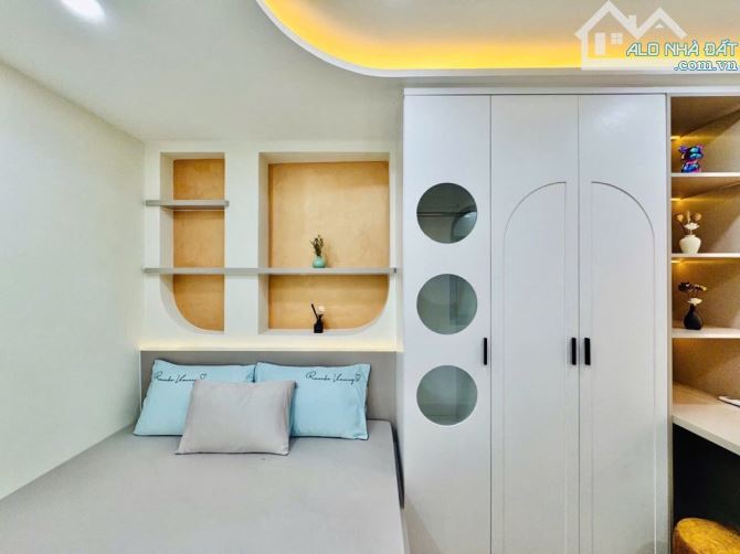 NGANG 4M  3 CĂN RA MẶT TIỀN PHAN VĂN HÂN  P.17 BÌNH THẠNH  NHÀ 3 T FULL NỘI THẤT  CHỈ 6 - 2