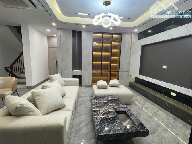 Bán nhà Ngọc Thuỵ, Bồ Đề, View hồ, Ô tô tránh, vỉa hè, mặt tiền rộng, thang máy, giá 23 - 2
