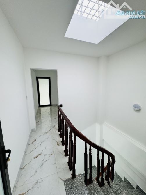 HIẾM - NGÕ THÔNG - THOÁNG TRƯỚC SAU - THOÁNG MÁT - 4 NGỦ - VỀ Ở LUÔN - 2