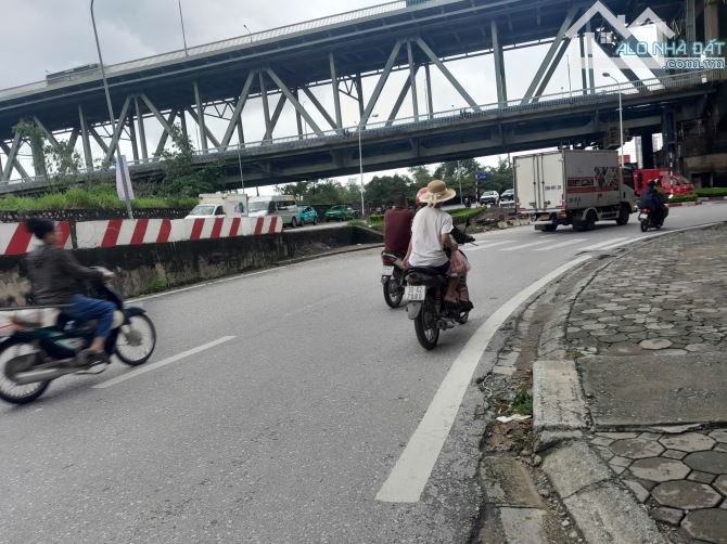 Bán gấp lô Đất 2 Mặt Tiền Đông Ngạc, vị trí đắc địa, Kinh Doanh Sầm Uất, chỉ 5.5 tỷ - 3