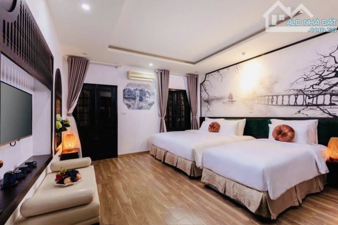 MẶT PHỐ CỔ -72m2, thang máy- SỔ VUÔNG - MẶT TIỀN RỘNG - KD sầm uất - 3