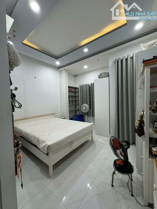 BÁN NHÀ 2 TẦNG ĐẸP KẾ PHẠM VĂN ĐỒNG - CÔNG VIÊN GIA ĐỊNH GÒ VẤP - 46M2 - 5 TỶ XÍU - 3