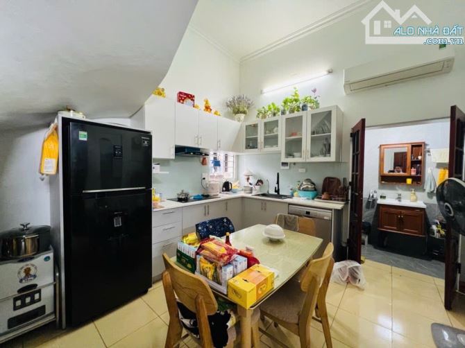 BIỆT THỰ ĐẸP – NAM HỒNG, ĐÔNG ANH . 125m² – MT 10,5m . Biệt thự 2 tầng – 3 mặt thoáng - 3