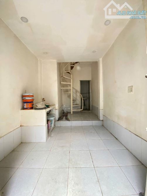 Nhà 3 tầng, hẻm 4m phường 3, ko QH – 2,27 tỉ. - 3