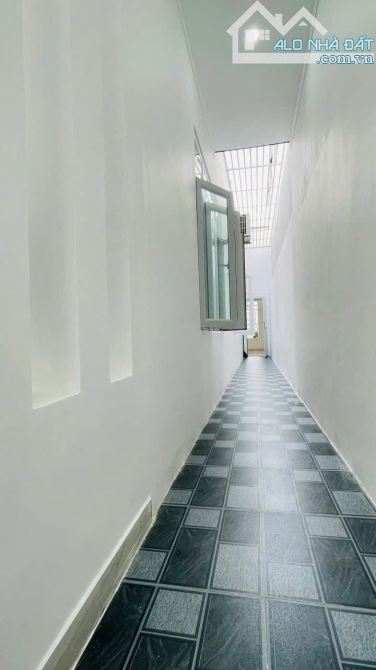 BÁN NHÀ CẤP 4 HẺM AMAKHE FULL NỘI THẤT  - Diện tích: 5x27m  - Thổ cư: 100% - Hướng: Bắc - 3