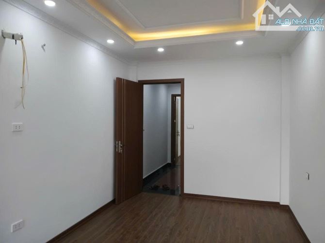 BÁN NHÀ 5 TẦNG- NGỌC HỒI- GẦN BỆNH VIỆN NÔNG NGHIỆP-3 BƯỚC RA Ô TÔ TRÁNH,DT 55M-GIÁ 8,2 - 3