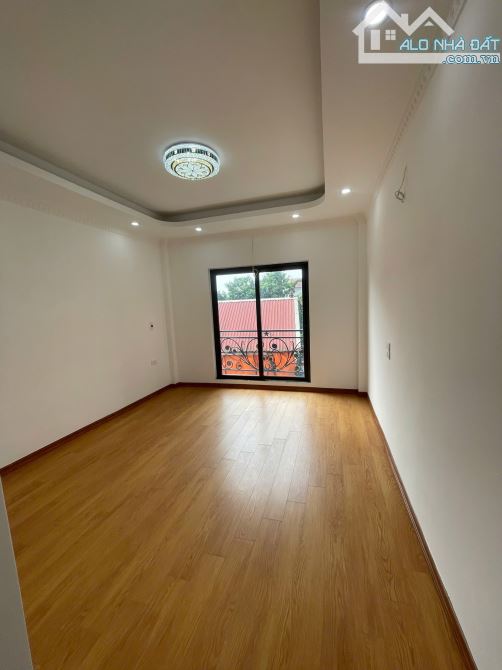 Cực Rẻ !! Bán nhà 5 tầng giá 3ty95 - DT 33,5 m2 ngay gần bến xe Yên Nghĩa - 3