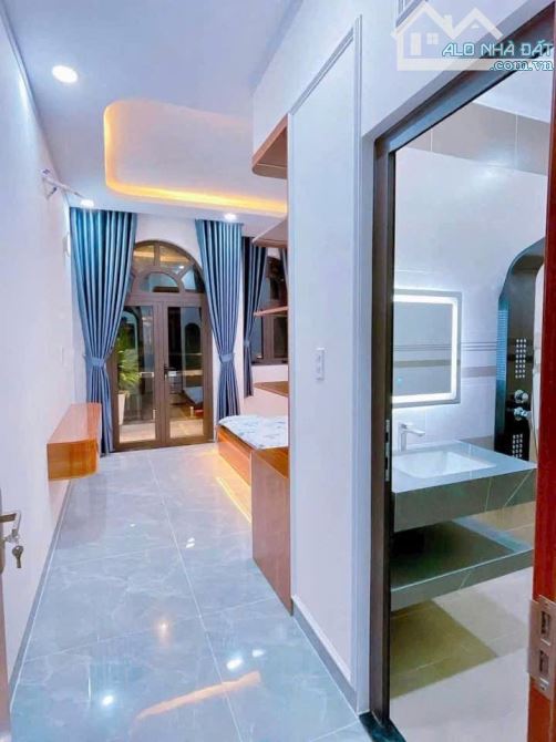 CẦN TIỀN BÁN GẤP NHÀ TRUNG TÂM TRẦN QUỐC TOẢN, Q.3 VỚI GIÁ SỐC 4 TỶ 240/ 56m2. SỔ SẴN. - 3