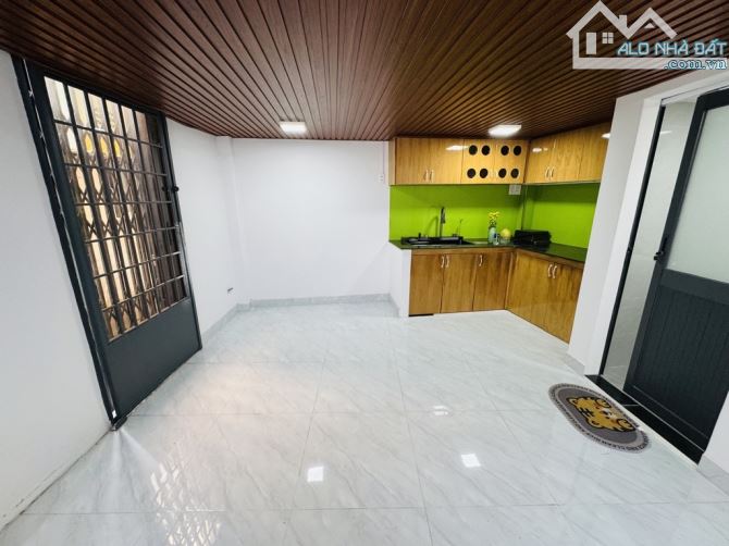 BÁN NHÀ ĐẸP HẺM KD THÍCH QUÃNG ĐỨC - PHÚ NHUẬN - 4 TẦNG - 4.7M × 7M - NHỈNH 5 TỶ - 3