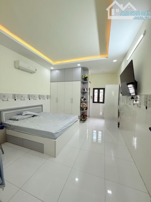 Nhà 3 tầng Mặt tiền đường SONG HÀNH, phường THT, Q12, dt 73m2 (4mx18m), Đường 12m 💰 10Tỷ - 3