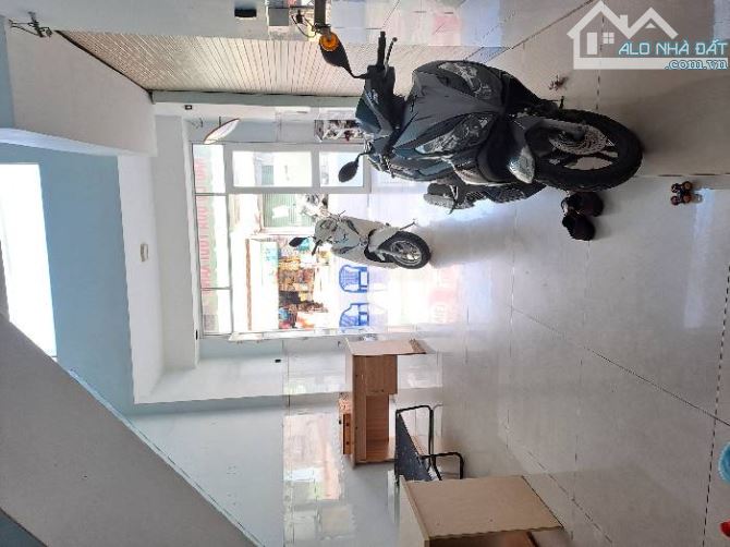 BÁN GẤP HẠ CHÀO 700 TRIỆU- 56m2- 5 TẦNG- AN PHÚ ĐÔNG- Ô TÔ ĐỖ TRƯỚC NHÀ- 8,5 TỶ - 3
