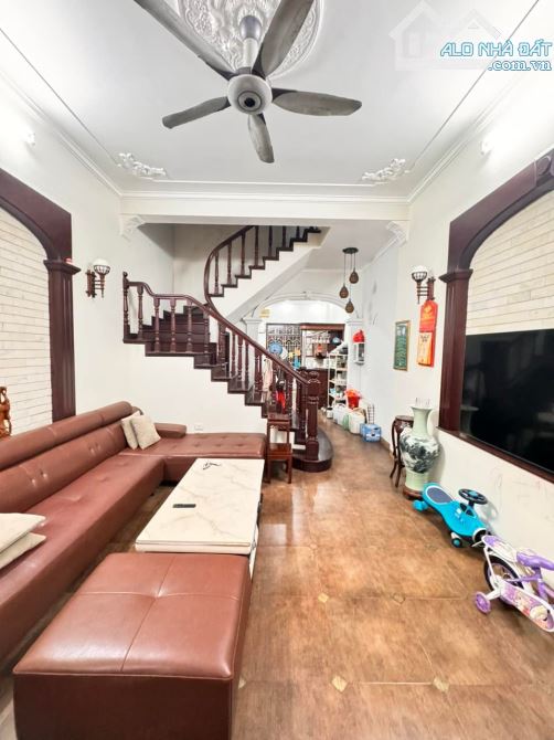 Gia đình tôi bán nhà phố Nghĩa Đô-Hoàng Quốc Việt vỉa hè ôtô tránh 76m2 mt 4,5m nhỉnh 28tỉ - 3